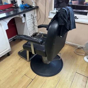Barber chairs with cover replacements needed - Image 4