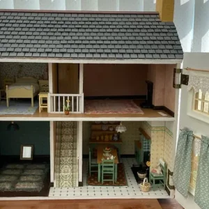 Wooden 1:12 Scale Dolls House with Electric Lights - Image 2
