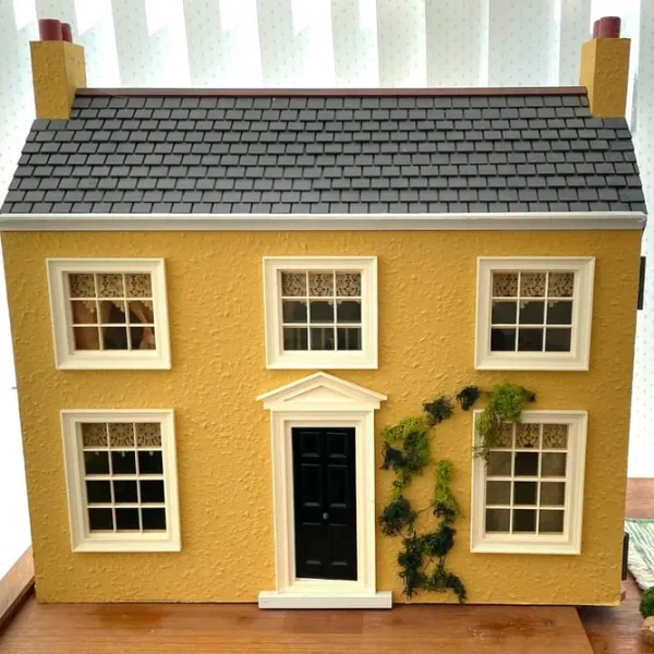 Wooden 1:12 Scale Dolls House with Electric Lights