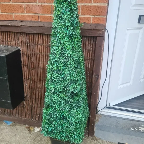 Stunning artificial tree