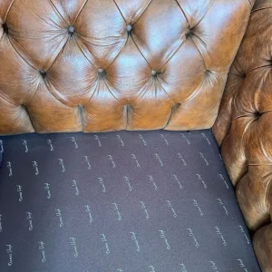 Large 4-seater leather chesterfield sofa - Image 4