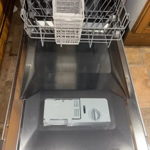 Slimline dishwasher - Image 6