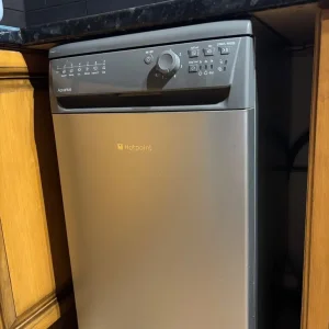 Slimline dishwasher