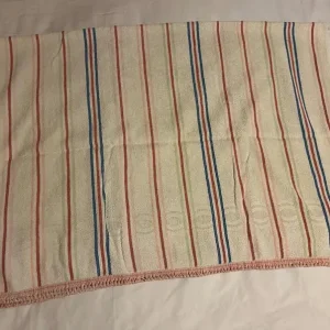 8 Beach/Picnic Towels - Image 8