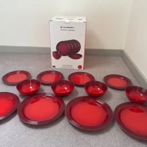 Le Creuset 12 piece red - Image 2