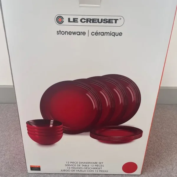 Le Creuset 12 piece red