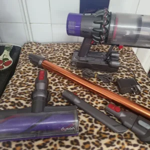 Dyson V10 Absolute cordless hoover - Image 2