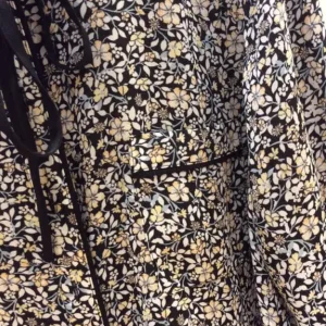 Atmosphere Loose Floral Blouse with Detachable Bow - Image 3