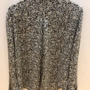 Atmosphere Loose Floral Blouse with Detachable Bow - Image 6