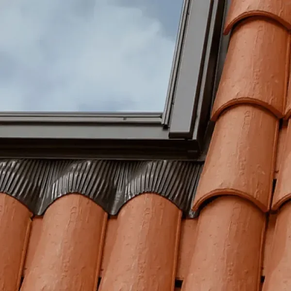Velux EDW CK04 2000 Insulated Single Tile Flashing - 55cm X 98cm