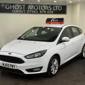 2015 Ford Focus 1.0T EcoBoost Zetec Euro 6 5-door hatchback - Image 2