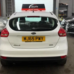 2015 Ford Focus 1.0T EcoBoost Zetec Euro 6 5-door hatchback - Image 5