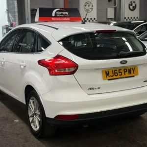 2015 Ford Focus 1.0T EcoBoost Zetec Euro 6 5-door hatchback - Image 6