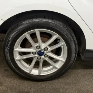 2015 Ford Focus 1.0T EcoBoost Zetec Euro 6 5-door hatchback - Image 7