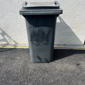 Large black wheelie bin - Image 2