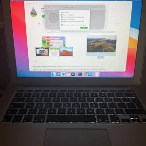 Apple MacBook Air - Image 3