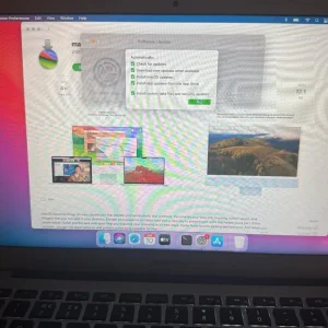 Apple MacBook Air - Image 4
