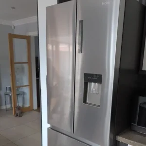 Haier freestanding fridge freezer with water dispenser - Image 4