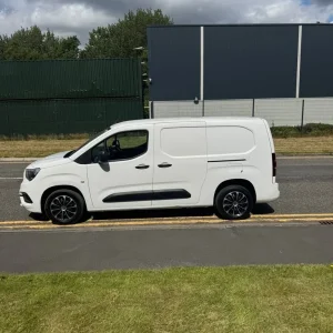 2019 Vauxhall Combo 2300 1.5 Turbo D 100ps H1 Sportive Panel Van - Image 3