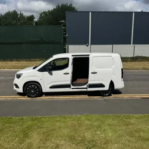 2019 Vauxhall Combo 2300 1.5 Turbo D 100ps H1 Sportive Panel Van - Image 4