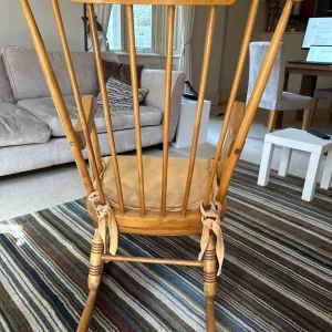 Wooden rocking chair - Image 2