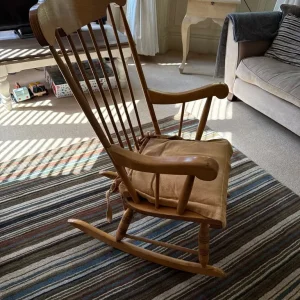 Wooden rocking chair - Image 3