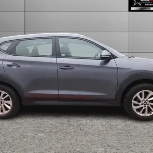2018 Hyundai Tucson Estate 1.6 GDi Blue Drive SE Nav - Image 2