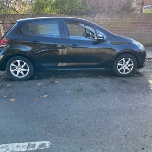 🚗 Peugeot 208 1.2 PureTech 2017 – 62k Miles | HPI Clear | Apple CarPlay 🚗 - Image 6