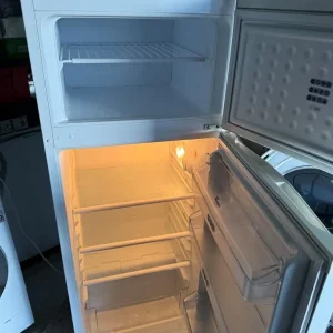Whirlpool 5ft fridge freezer - Image 3
