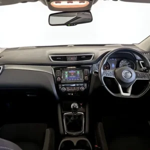 2019 Nissan Qashqai 1.7 dCi N-Connecta 5-door hatchback diesel manual - Image 3