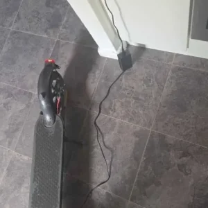 Electric scooter - Image 2