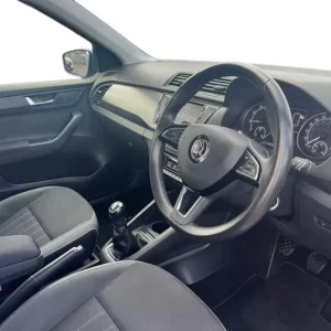2019 Skoda Fabia 1.0 TSI Estate Manual - Image 3
