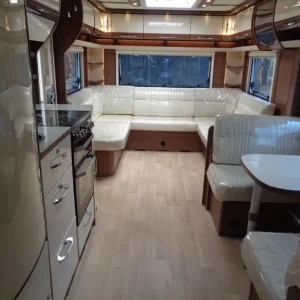 LMC 655 VIP Exquisit 5 Berth Fixed Bed Caravan 2020 - Image 4