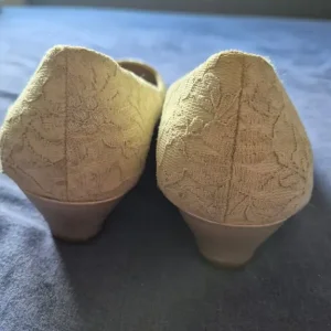 Cream lace formal/wedding shoes, size 6 - Image 4