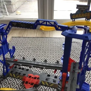 Monster jam garage - Image 2