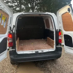 Peugeot Partner Panel Van 2019 Manual 1560cc - Image 6