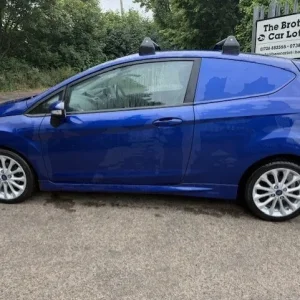 2015 Ford Fiesta 1.6 TDCi Sport Van Diesel Manual - Image 5