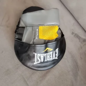 Elite Boxing Gloves and Focus Mitts - Image 6