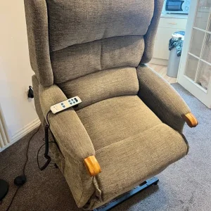 Electric reclining chair - Image 2