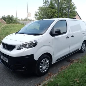 2019 Peugeot Expert 2.0 BlueHDi Panel Van - Image 2