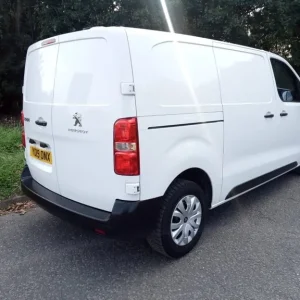 2019 Peugeot Expert 2.0 BlueHDi Panel Van - Image 7