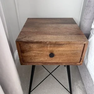 Chest of draws with 2x matching bedside tables - Image 3