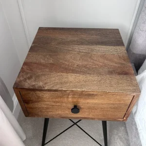 Chest of draws with 2x matching bedside tables - Image 4