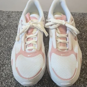 Size 4.5 Nike Air Max Bolt trainers