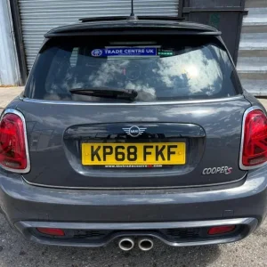2019 Mini Cooper S 2.0 with front end damage, starts and runs, alloy wheels, climate control - Image 2