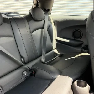 2019 Mini Cooper S 2.0 with front end damage, starts and runs, alloy wheels, climate control - Image 7