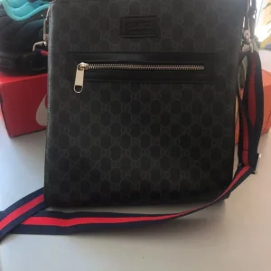 Gucci messenger bag large