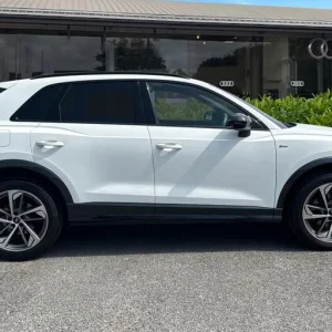 2023 Audi Q3 Black Edition 35 TFSI 150 PS 6-speed SUV PETROL Manual - Image 3