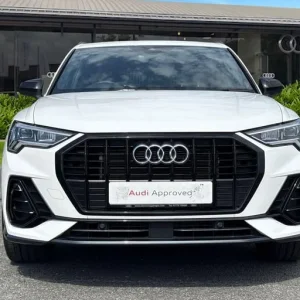 2023 Audi Q3 Black Edition 35 TFSI 150 PS 6-speed SUV PETROL Manual - Image 5