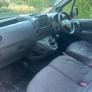 Peugeot Partner Panel Van 2016 Manual 1560cc - Image 3